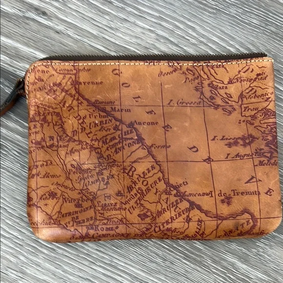 Patricia Nash Brown Map Print Wristlet - Picture 4 of 6